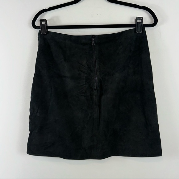 Alice + Olivia Lamb Leather Ruched Tulip Wrap Mini Skirt in Black Size 8 - Picture 3 of 8